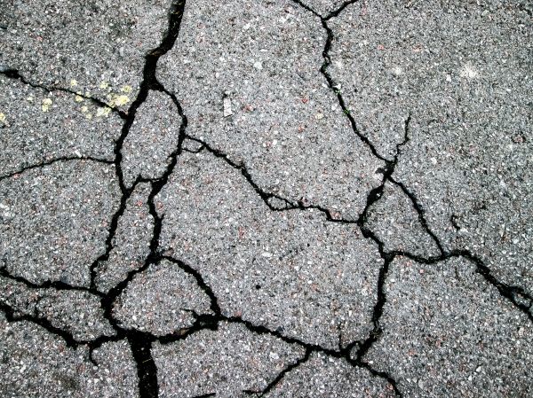 Driveway Crack Filling in Spring