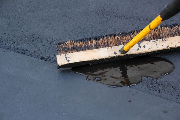 Driveway Asphalt Sealing in Spring