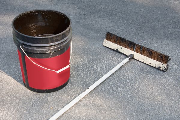 Tar Driveway Sealing in Spring
